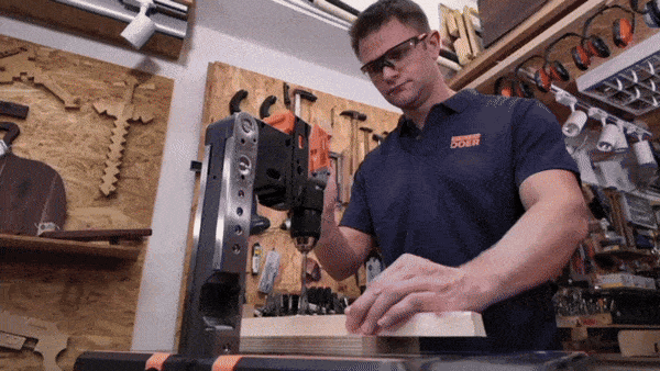 固定式垂直鑽孔機，能提供穩定、垂直的鑽孔動作