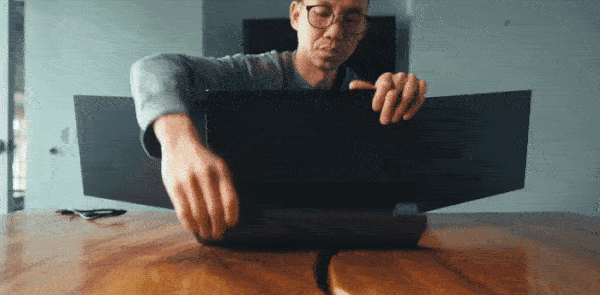 安裝或使用支架，調整螢幕角度