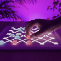 Pixply 捲軸智能遊戲板 | 內置高達70種棋盤遊戲