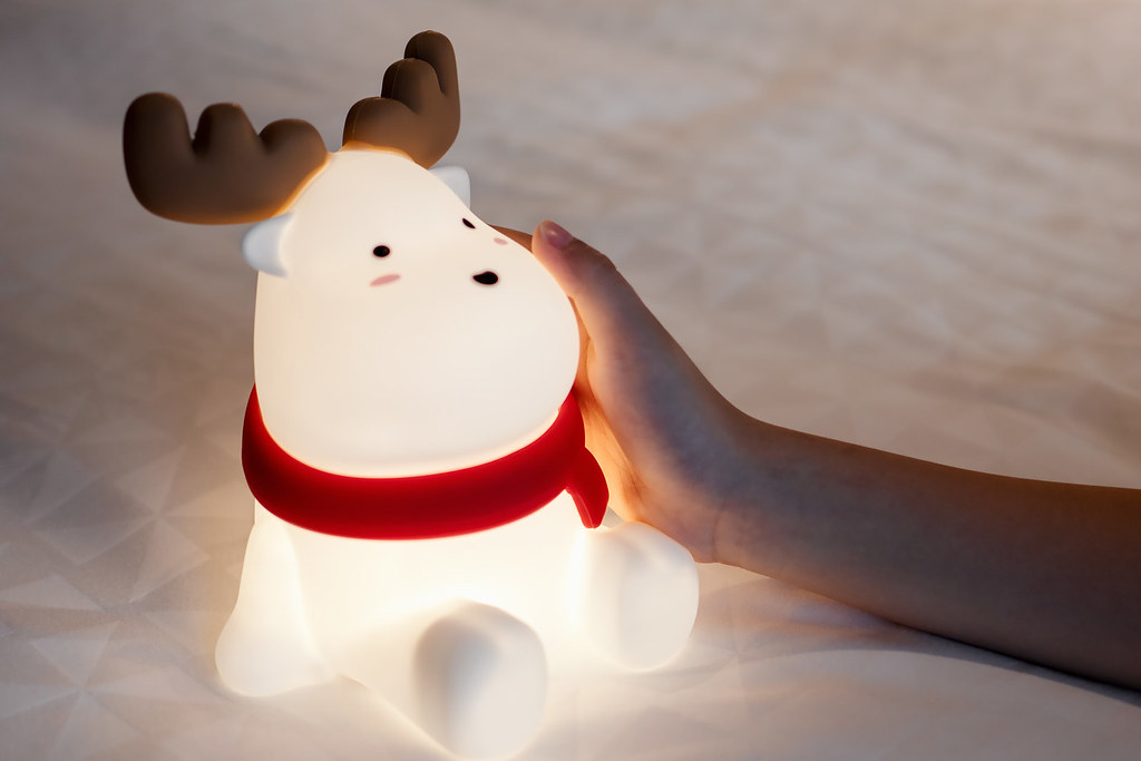 【免費升級聖誕包裝】聖誕魔法小鹿夜燈 | 交換禮物 生日禮物 - 燈具/燈飾 - 矽膠 白色