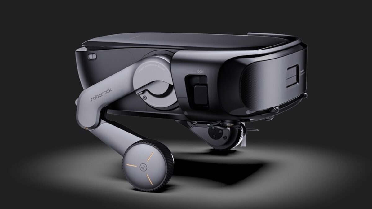 RoboRock Saros Rover 正在攀爬樓梯的場景