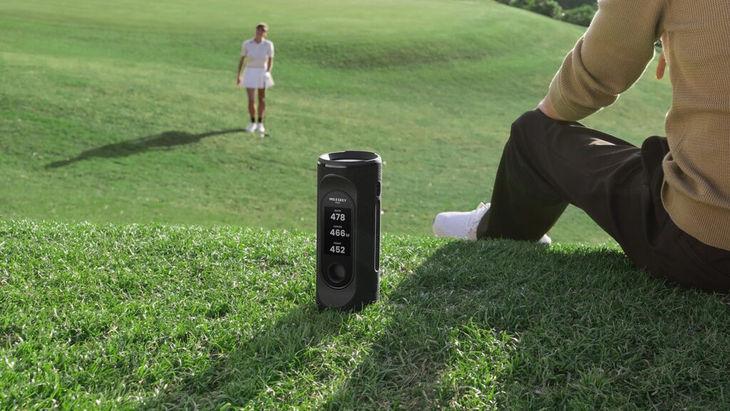 Close-up of the detachable GPS handheld screen