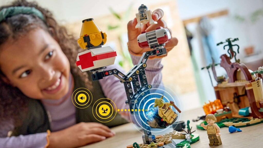 Close-up of the LEGO Star Wars X-Wing and TIE Fighter Smart Play sets