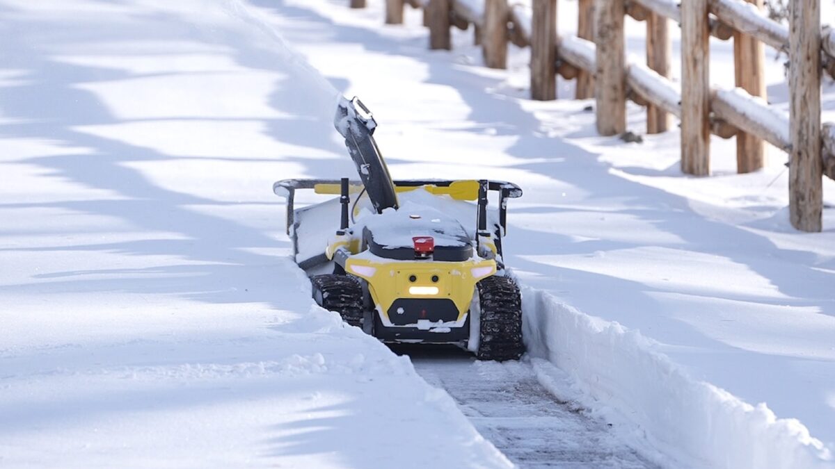 Yarbo Snow Blower Robot clearing a snowy driveway