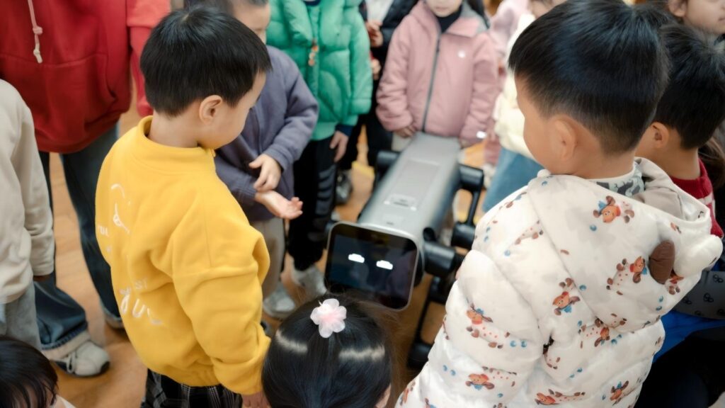 BAOBAO機器人變換形態