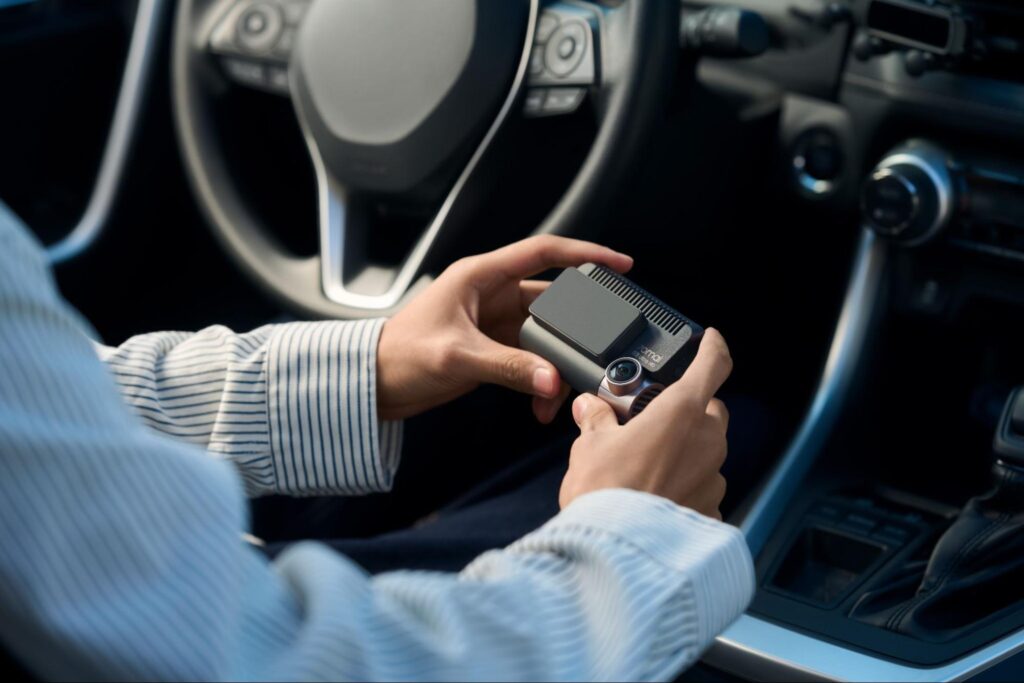 The 70mai A810S showing its rear camera view